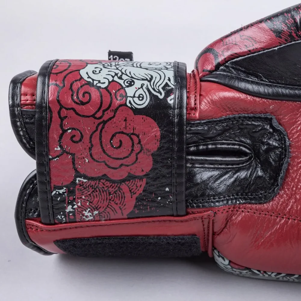 Bokso-pirštinės-8-Weapons-Hanuman-Yant Bokso-pirštinės-8-Weapons-Hanuman-Yant