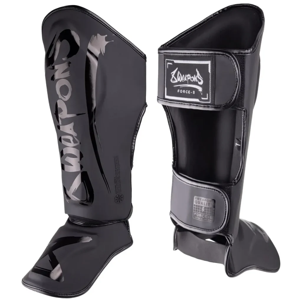 Kojų apsaugos 8 Weapons Force 8, skirtos Muay Thai ir kikboksui, pagamintos iš patvarios PU odos.