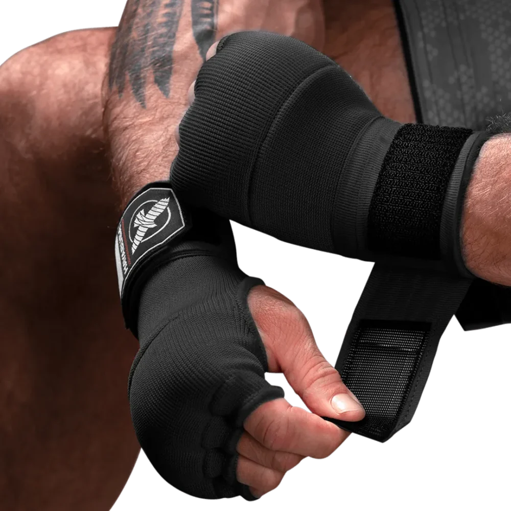 Gelinės pirštinės vietoj bokso bintų Hayabusa Quick Wraps su ilgais riešo raiščiais.