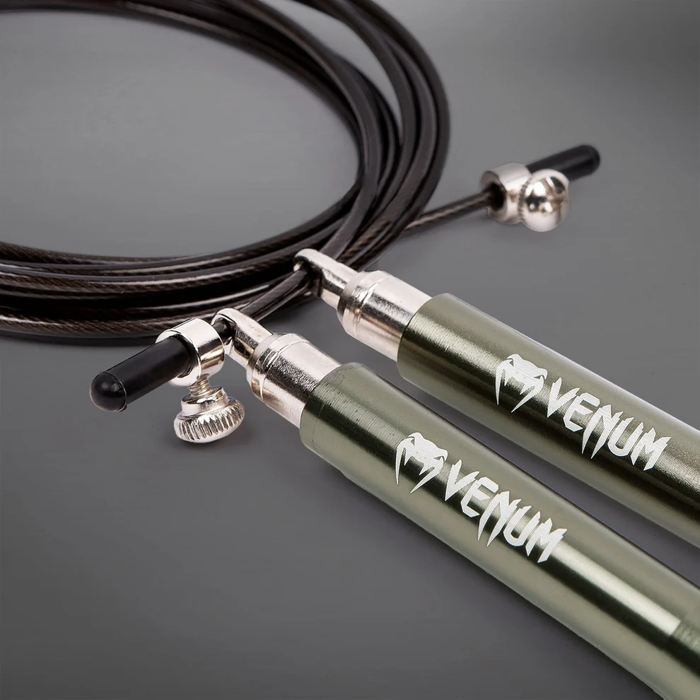 Greičio šokdynė Venum Thunder EVO Khaki spalvos su metalinėmis rankenomis ir plieniniu trosu.