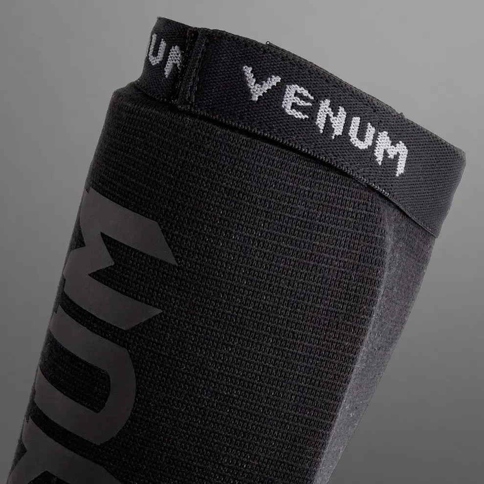 Kojų apsaugos "Venum Kontact" - juoda